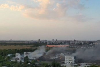 Rusların Donetskdəki silah anbarı vuruldu - VİDEO