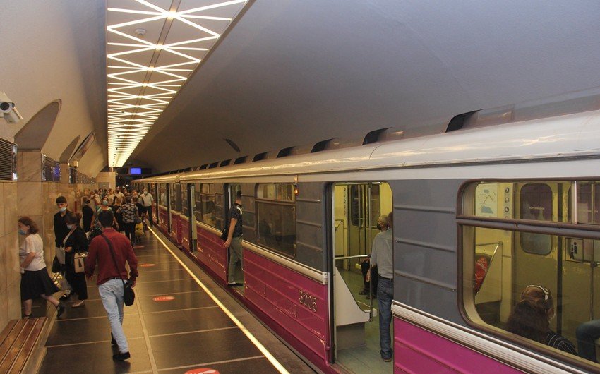 Metroda qatarda nasazlıq yarandı 