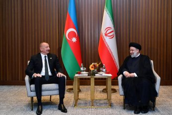 İlham Əliyev İran Prezidenti ilə görüşdü 