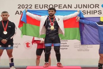 İsa Rüstəmov 3 qızıl medalla Avropa birinciliyinin qalibi oldu 