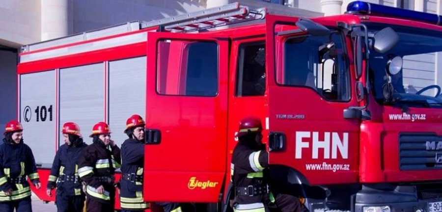 Bakıda yaşayış binasındakı yanğın söndürüldü 