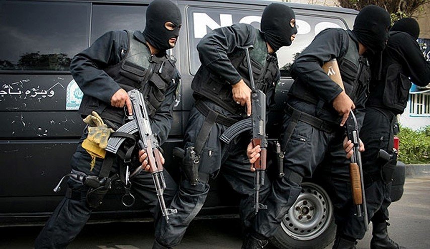 İranda polis bölməsinə silahlı hücum - Yaralanan var 