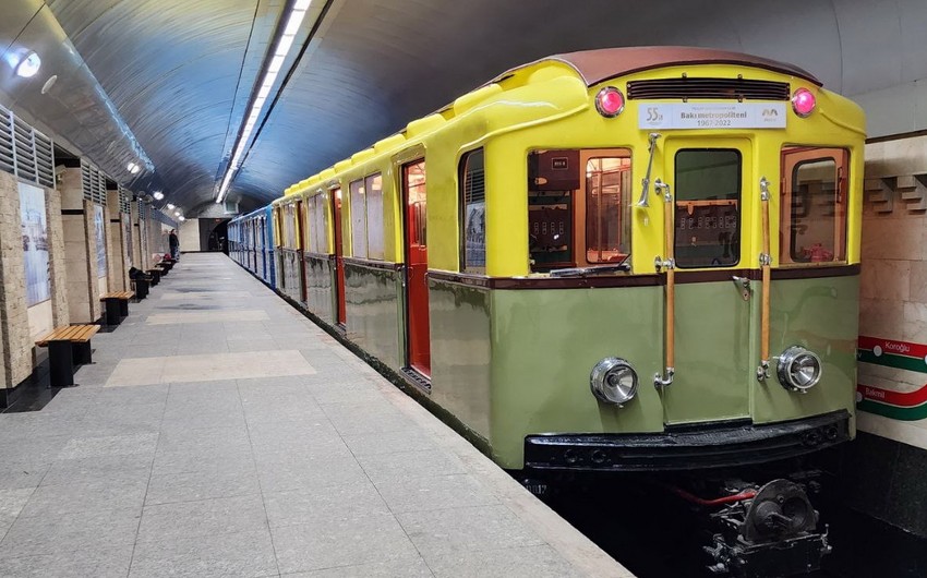 Bayram günlərində Bakı metrosunda retro vaqonlar nümayiş olunur -FOTO