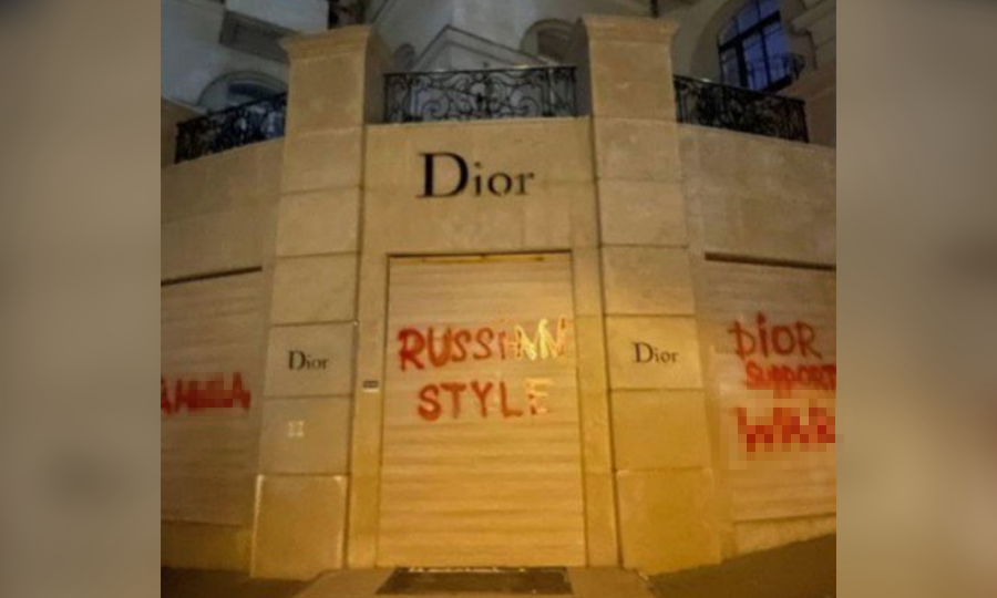 Kiyevdə "Dior" brendinin mağazasına hücum edildi 