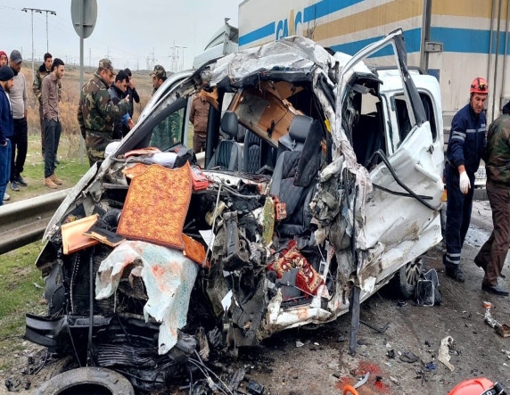 Bakı-Quba yolunda DƏHŞƏTLİ QƏZA: 6 nəfər öldü