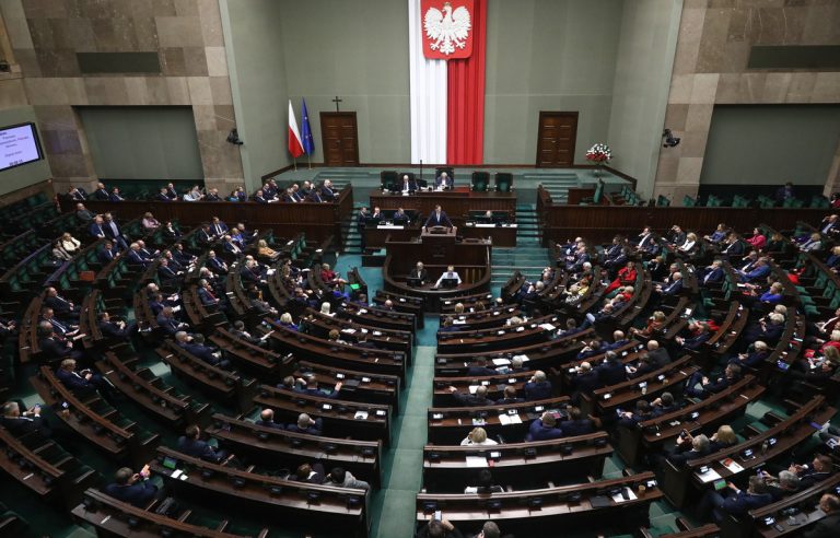 Polşa Rusiyanı terrorçu ölkə kimi tanıdı: 231 deputat səs verdi 