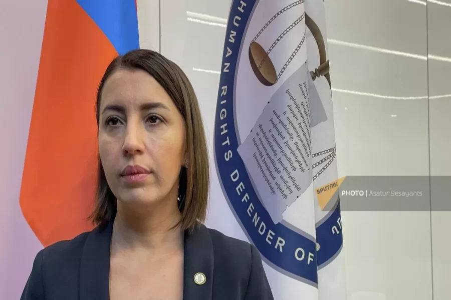 Ermənistan ombudsmanı istefa verdi 