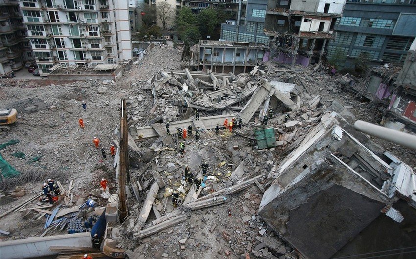 Hindistanda yaşayış binası çöküb, üç nəfər həlak olub 