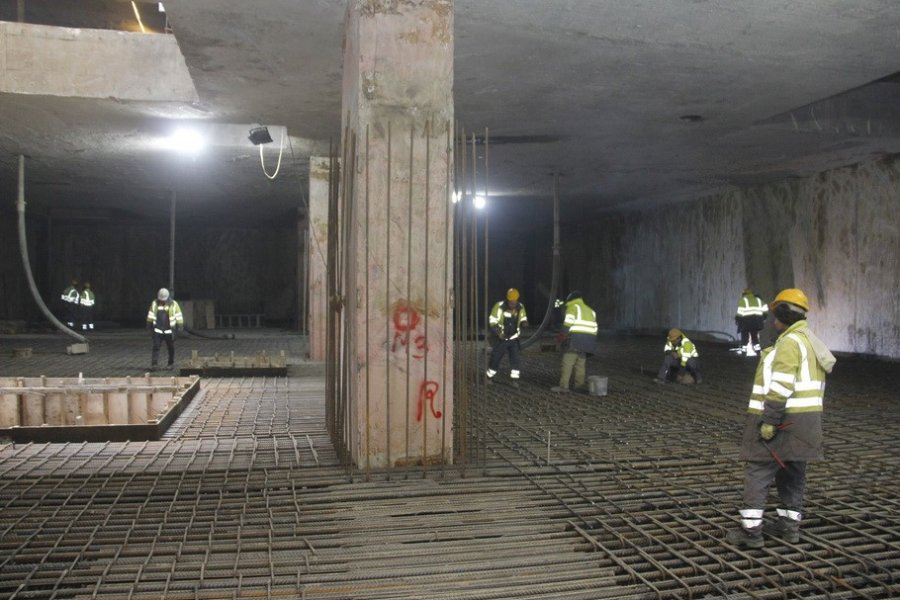 Metronun yeni tikilən stansiyasından - Fotolar