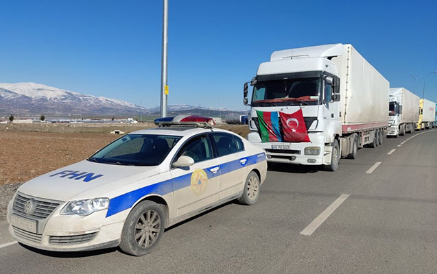 Azərbaycanın yardım karvanı Türkiyəyə çatdı - Video