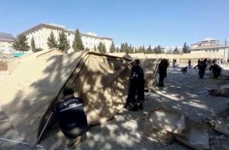 FHN Kahramanmaraşda daha üç ünvanda növbəti çadır şəhərcikləri qurub — FOTO/VİDEO