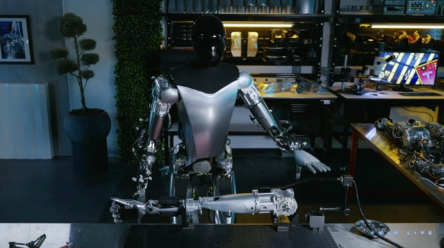 İnsanabənzər robotlar özləri-özlərini belə yaratdılar - REAL GÖRÜNTÜLƏR