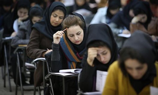 İran universitetləri hicab taxmayan tələbələrə təhsil verməyəcək 