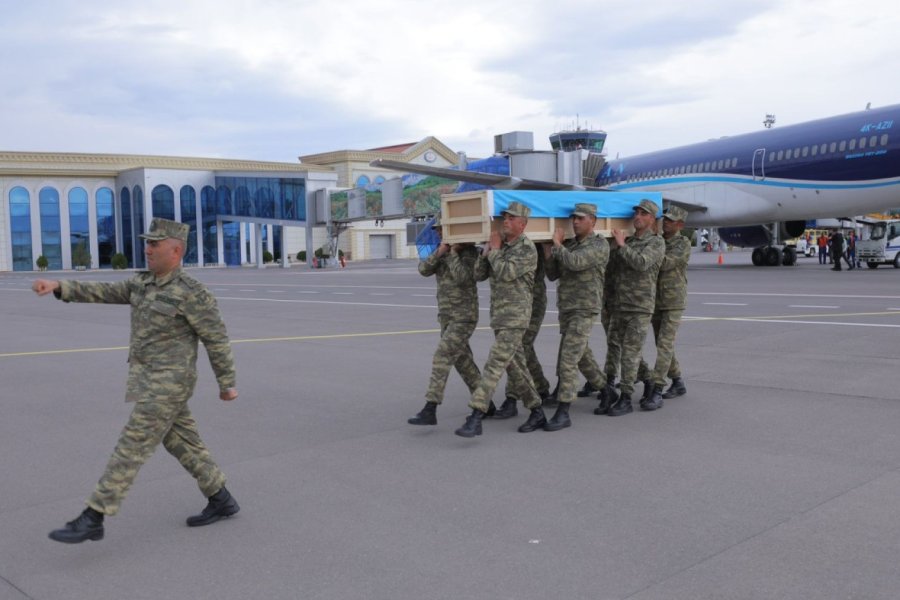 Şəhidimizin nəşi Naxçıvana aparıldı 