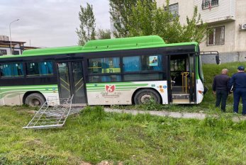 Qazaxıstanda sürücüsüz avtobus piyadaları vurub, ölən və yaralananlar var 