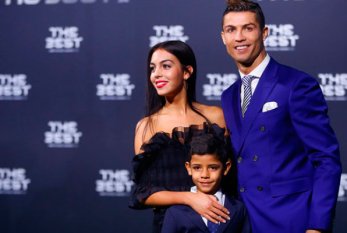 Ronaldo ilə Corcina ayrılır? - Futbolçu sevgilisindən şikayət etdi