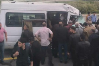 Bakı-Qazax yolunda qəza: Mikroavtobuslar toqquşdu - VİDEO
