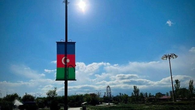 Ərdəbildə Azərbaycan bayrağı asıldı - FOTO