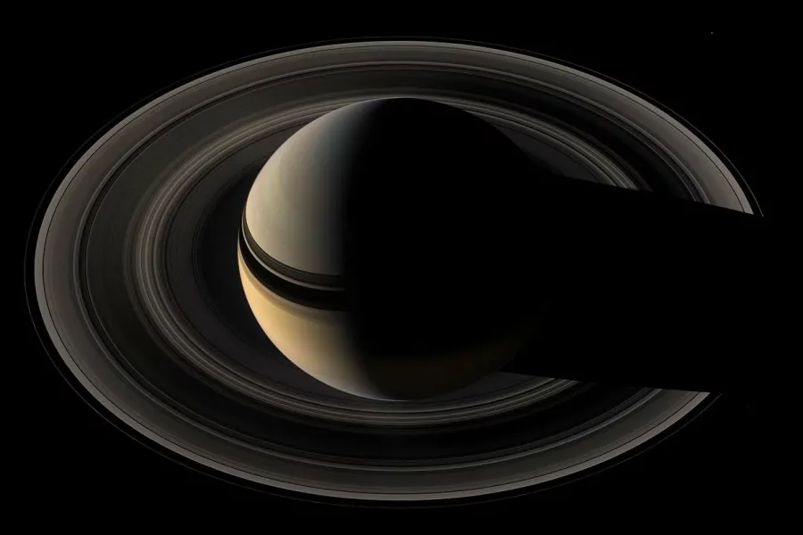 Saturnun halqaları yox olur - FOTOLAR