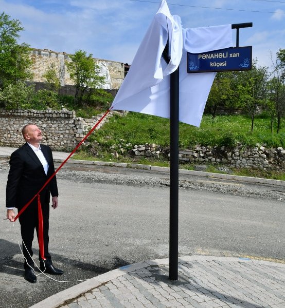 Şuşada Molla Pənah Vaqif və Pənahəli xan küçələrinin kəsişməsində lövhələrin açılışı olub - YENİLƏNİB