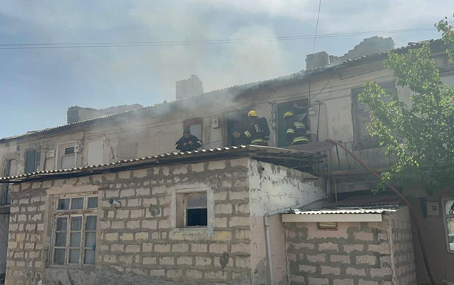 Şərurda yaşayış binası yandı - Video