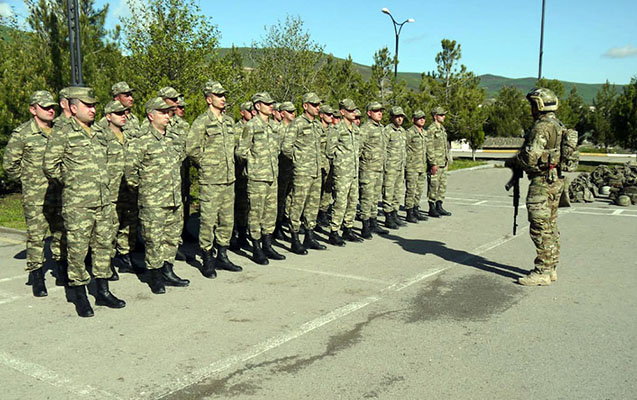 Hərbi vəzifəlilər yenidən toplandı 