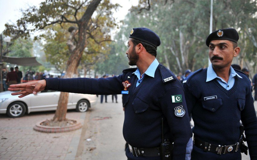 Pakistan polisi İmran Xanın evini mühasirəyə alıb 