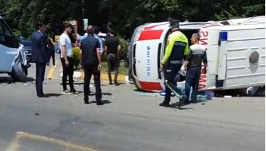 Çağırışa gedən ambulans aşdı - ÖLƏN VAR - VİDEO