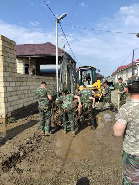 FHN: “Gəncədə yağıntıların törətdiyi fəsadlar aradan qaldırılır” - FOTO/VİDEO