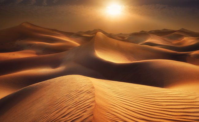 BƏƏ səhrada süni yağış texnologiyasını sınaqdan keçirir