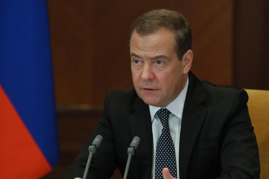 Ukrayna ilə danışıqlar yalnız bu halda mümkündür - Medvedev