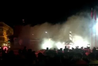 Türkiyəli məşhur müğənninin konsertində yanğın - FOTO