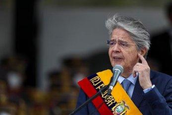 Ekvador Prezidenti parlamenti buraxıb 