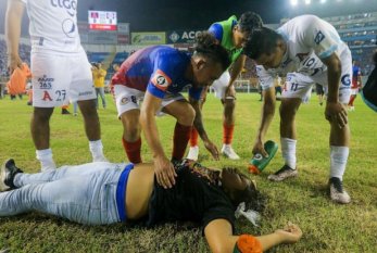 Salvadorda futbol stadionunda baş verən izdihamda 9 nəfər ölüb - VİDEO