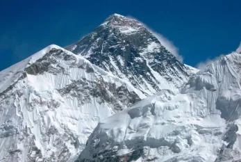 Xeyriyyə məqsədi ilə Everestə çıxan alpinist öldü 
