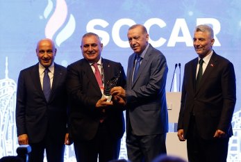 Türkiyə Prezidenti SOCAR-a mükafat təqdim etdi