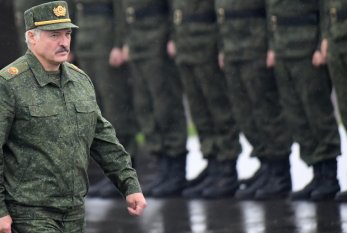 Lukaşenko əmr verdi, ordu tam döyüş vəziyyətinə gətirildi