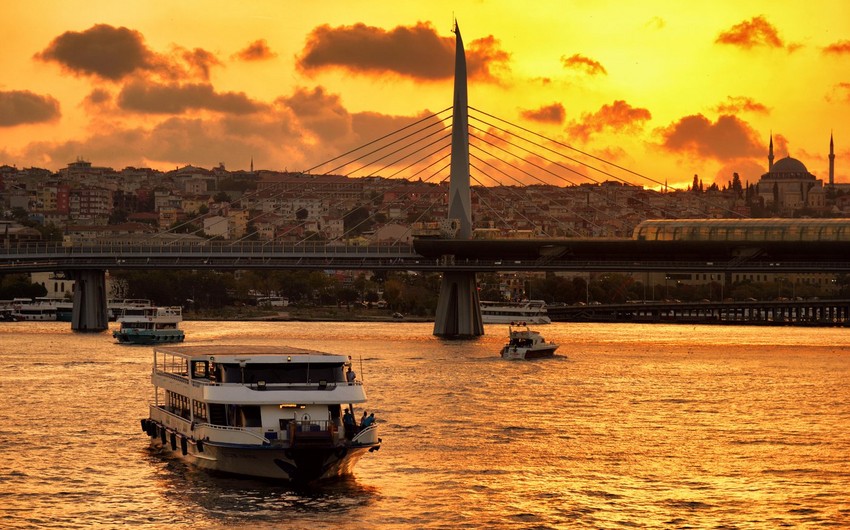 Türkiyə bu gündən gəmilərin boğazlardan keçməsi üçün rüsumları artırır 