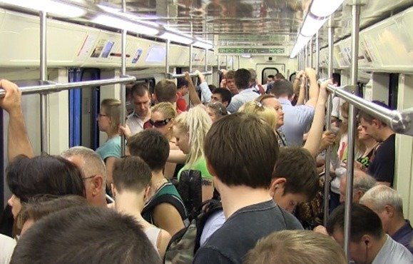 Metroda köhnə qatarlara niyə kondisioner quraşdırılmır? - 