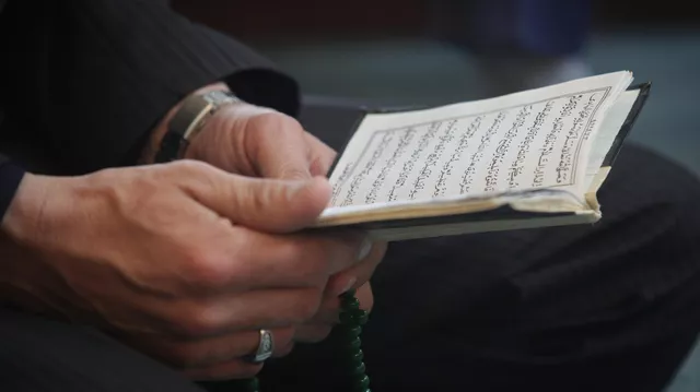 İraqın Kopenhagendəki səfirliyində Quran yandırıldı