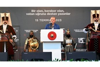 Türkiyə Prezidenti: Biz dünyaya bəyan etdik ki, milli iradəni tankla, tüfənglə təslim etmək olmaz 