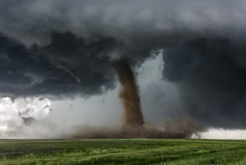 Krasnoyarskda qorxunc tornado görüntüləri - VİDEO