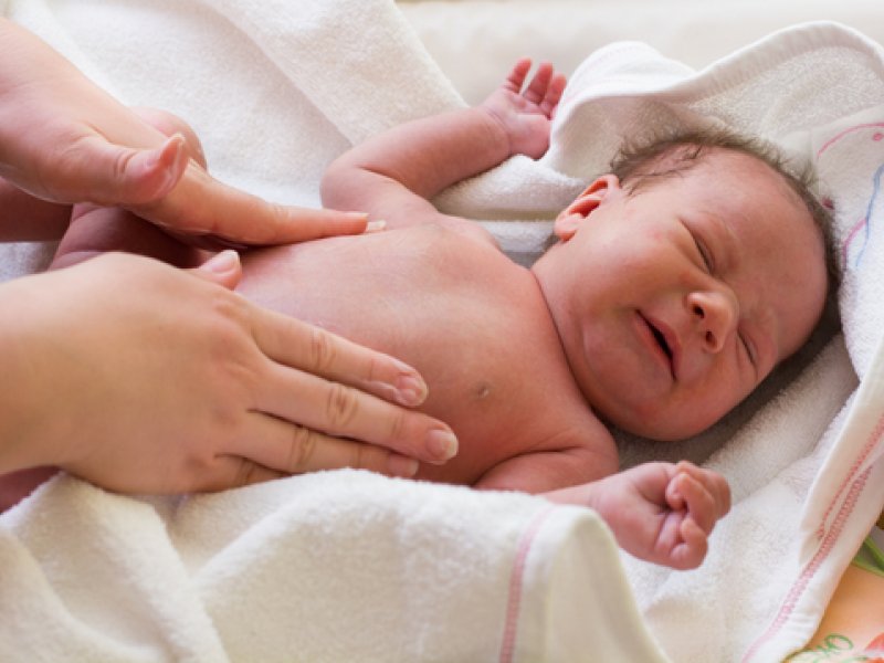 Nazirlik yeni doğulan uşaqlarda nevroloji problemlərin əlamətlərini açıqladı