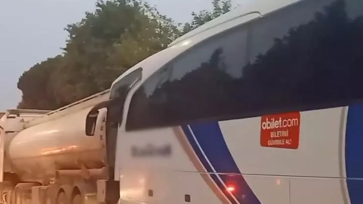 Avtobus tankerlə TOQQUŞDU