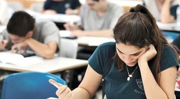 Universitetlərin yeni keçid balları müəyyən olundi 