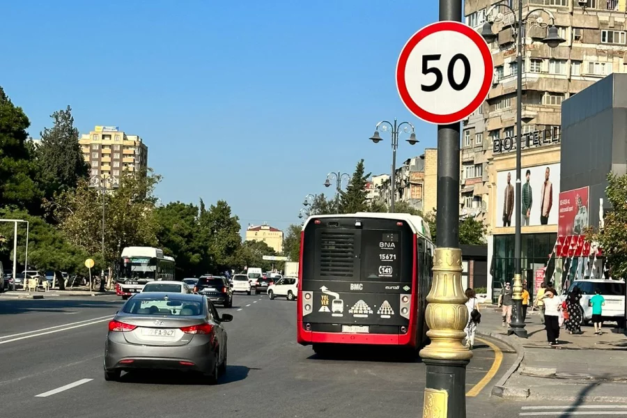 Daha bir küçədə sürət həddi endirildi - FOTO