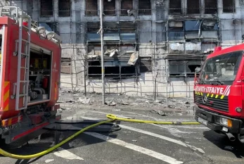İstanbulda Mədəniyyət Mərkəzinin binası yanıb 
