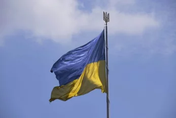 TƏCİLİ: Krımda Ukrayna bayrağı QALDIRILDI - VİDEO