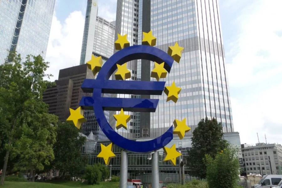 Avropa Mərkəzi Bankı uçot dərəcəsini ARTIRDI