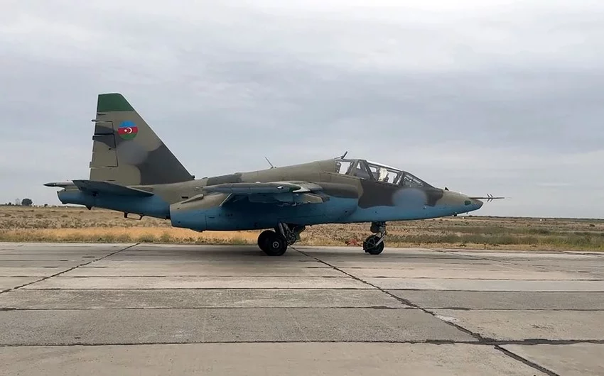 Ordumuz Su-25 qırıcılarını havaya qaldırdı - VİDEO